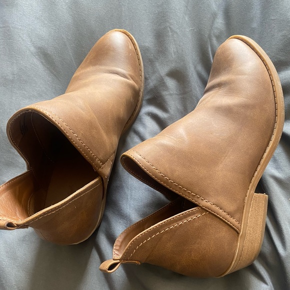 Universal Thread Shoes - Like new ankle booties
